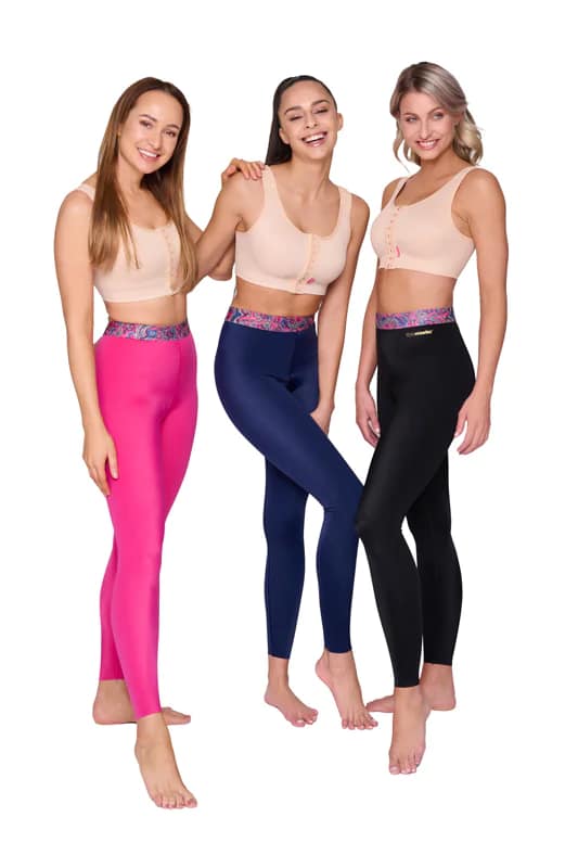 Lipedema, gonfiore e compressione: cosa sapere prima di acquistare Donna con leggings compressivi in ambiente luminoso, elegante e naturale. Immagine rassicurante e non ospedaliera, con focus su gambe, movimento quotidiano, leggerezza e benessere. Ideale una foto in stile editoriale/premium, con colori chiari e coerenti al brand Elisa Zanada: bianco, beige, cipria, rosa tenue e fucsia delicato